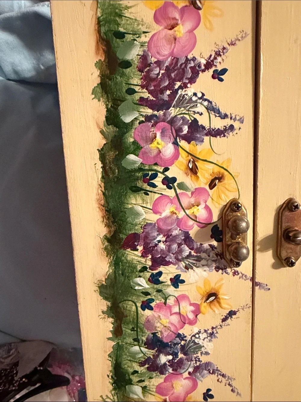 Vintage wooden purse with mirror in lid and hair accessories
